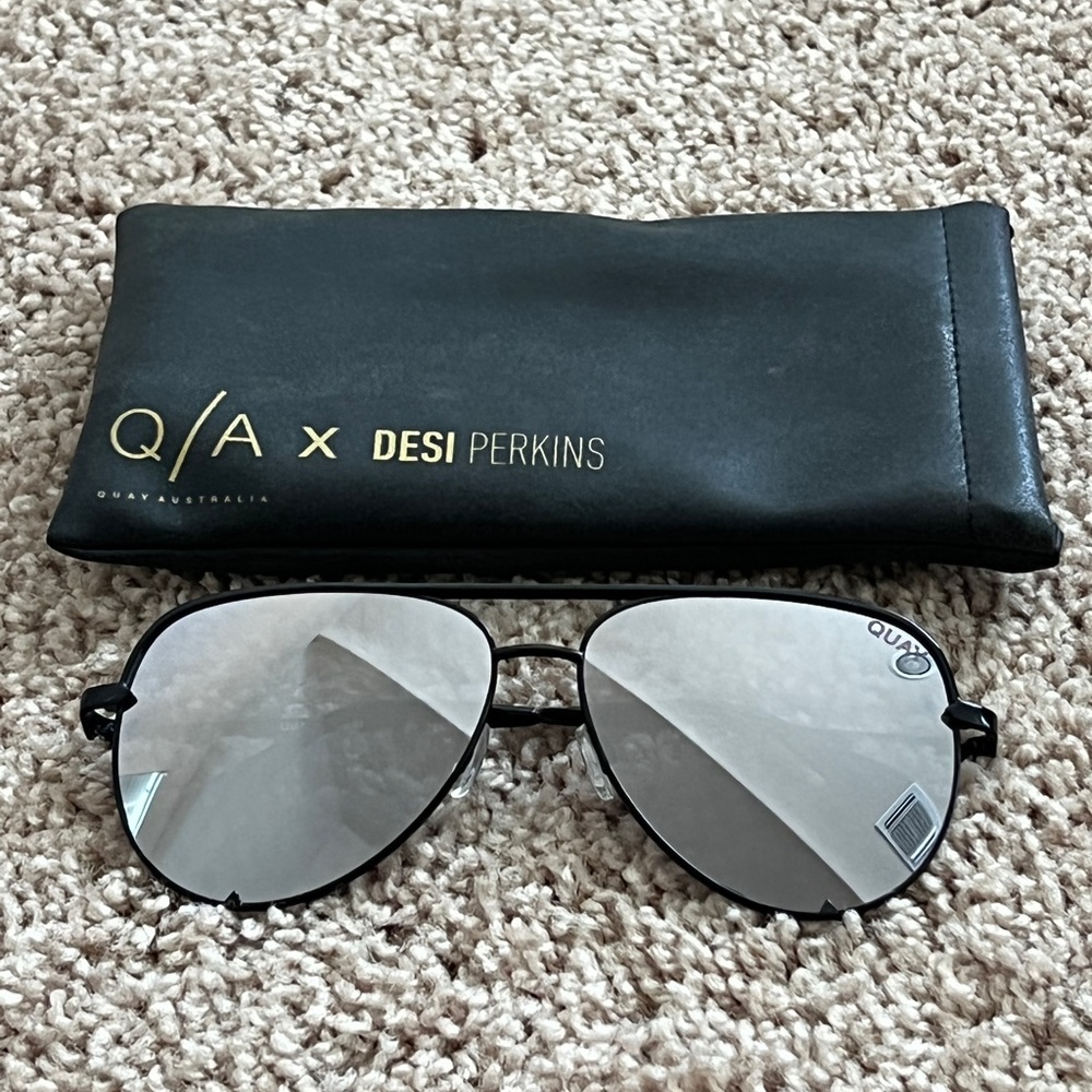 Quay high key sunnies - black